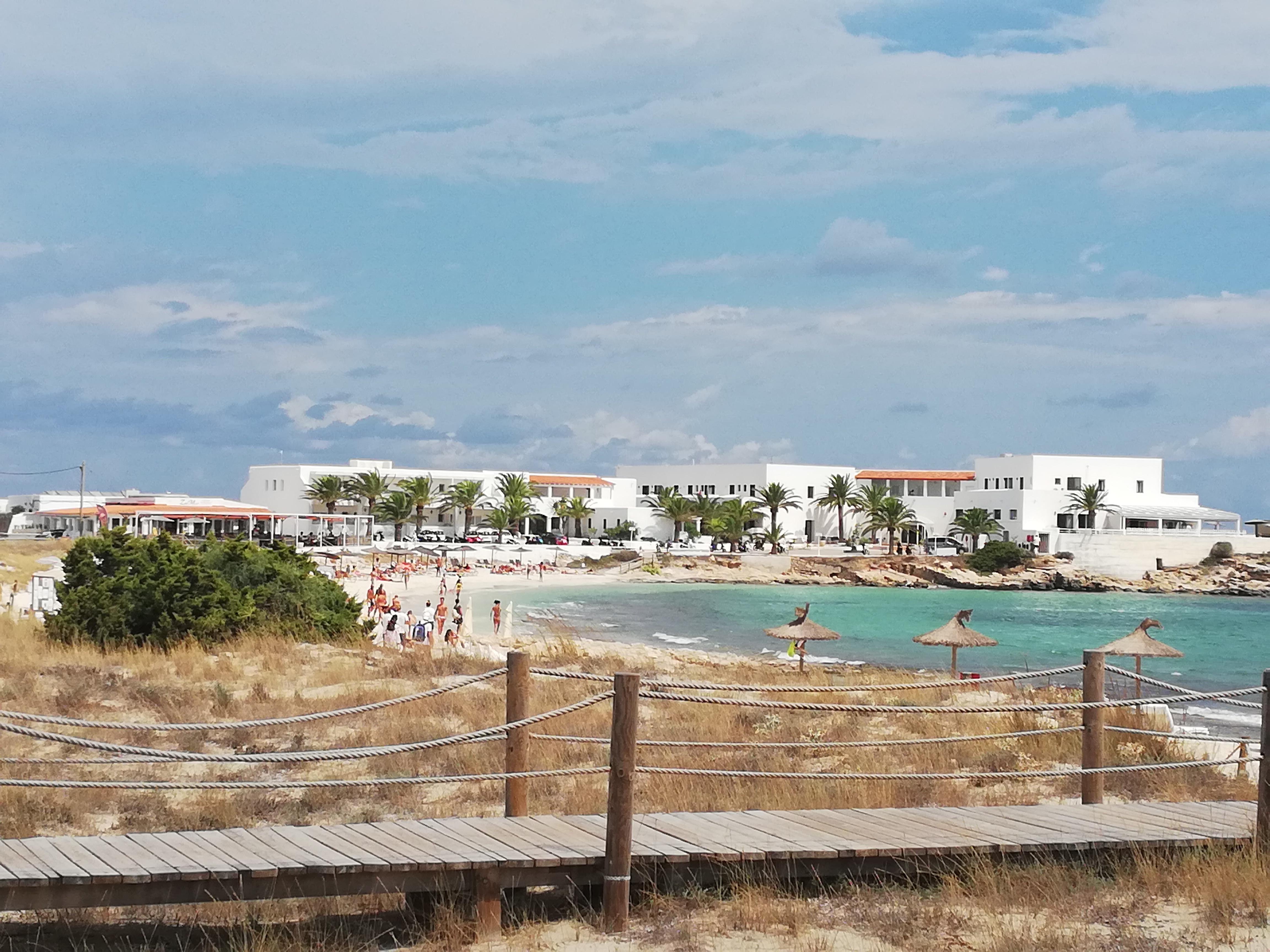 Hotel Roca Bella Es Pujols Esterno foto
